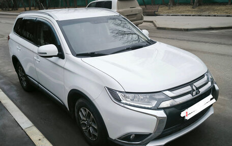 Mitsubishi Outlander III рестайлинг 3, 2015 год, 2 100 000 рублей, 1 фотография