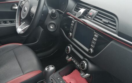 KIA Rio IV, 2019 год, 1 565 000 рублей, 6 фотография