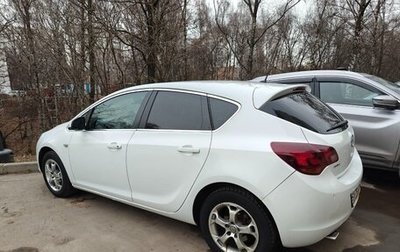 Opel Astra J, 2011 год, 670 000 рублей, 1 фотография