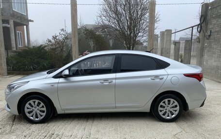 Hyundai Solaris II рестайлинг, 2018 год, 1 350 000 рублей, 2 фотография