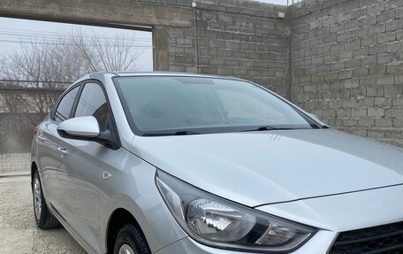 Hyundai Solaris II рестайлинг, 2018 год, 1 350 000 рублей, 5 фотография