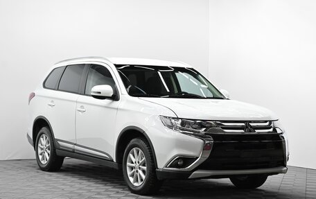 Mitsubishi Outlander III рестайлинг 3, 2017 год, 1 455 000 рублей, 2 фотография