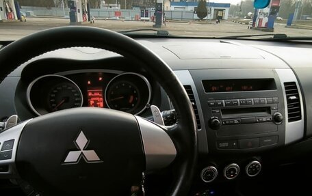 Mitsubishi Outlander III рестайлинг 3, 2007 год, 850 000 рублей, 7 фотография