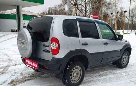 Chevrolet Niva I рестайлинг, 2018 год, 715 000 рублей, 2 фотография