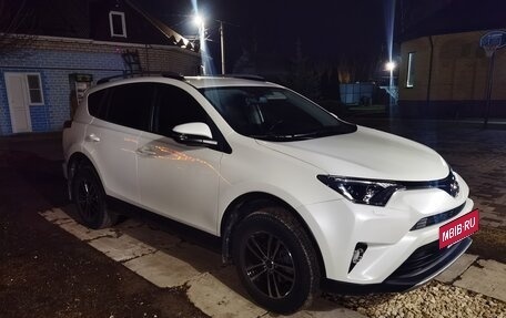 Toyota RAV4, 2017 год, 3 400 000 рублей, 5 фотография