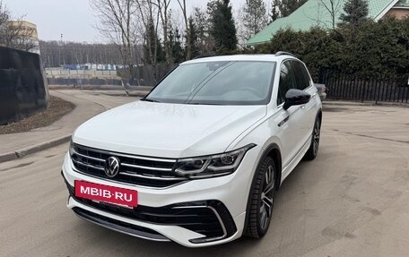 Volkswagen Tiguan II, 2022 год, 4 300 000 рублей, 2 фотография