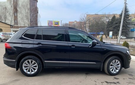 Volkswagen Tiguan II, 2017 год, 2 600 000 рублей, 4 фотография