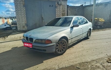 BMW 5 серия, 1998 год, 299 999 рублей, 1 фотография