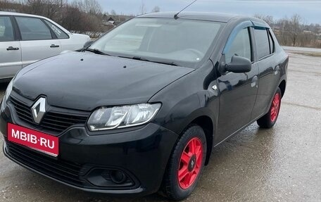 Renault Logan II, 2015 год, 600 000 рублей, 1 фотография