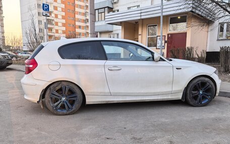 BMW 1 серия, 2010 год, 1 100 000 рублей, 2 фотография