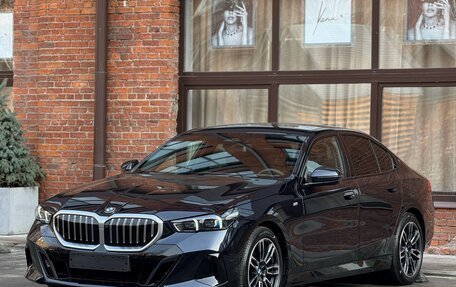 BMW 5 серия, 2023 год, 7 900 000 рублей, 24 фотография