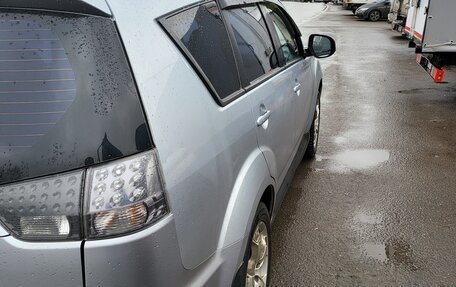 Mitsubishi Outlander III рестайлинг 3, 2010 год, 850 000 рублей, 9 фотография