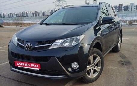 Toyota RAV4, 2015 год, 1 970 000 рублей, 4 фотография