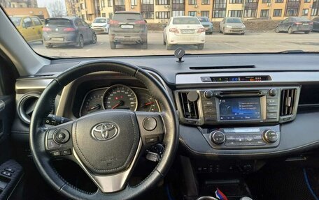 Toyota RAV4, 2015 год, 1 970 000 рублей, 9 фотография