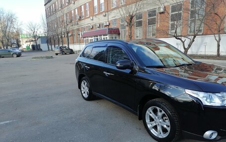 Mitsubishi Outlander III рестайлинг 3, 2013 год, 1 560 000 рублей, 9 фотография