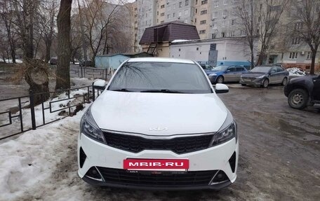 KIA Rio IV, 2021 год, 1 725 000 рублей, 2 фотография