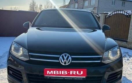 Volkswagen Touareg III, 2010 год, 2 100 000 рублей, 2 фотография