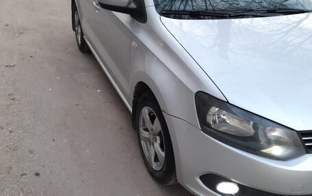 Volkswagen Polo VI (EU Market), 2012 год, 690 000 рублей, 2 фотография