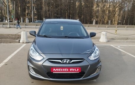 Hyundai Solaris II рестайлинг, 2011 год, 480 000 рублей, 2 фотография