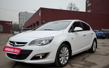 Opel Astra J, 2013 год, 1 600 000 рублей, 2 фотография