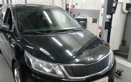 KIA Rio III рестайлинг, 2013 год, 897 000 рублей, 2 фотография