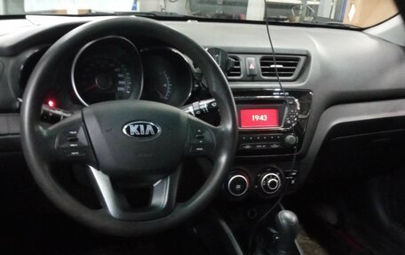 KIA Rio III рестайлинг, 2013 год, 897 000 рублей, 5 фотография