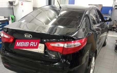 KIA Rio III рестайлинг, 2013 год, 897 000 рублей, 3 фотография