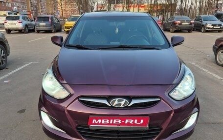 Hyundai Solaris II рестайлинг, 2012 год, 1 400 000 рублей, 1 фотография