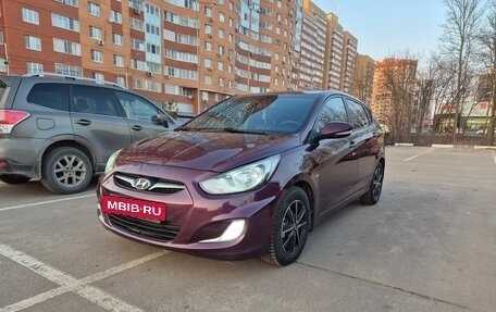 Hyundai Solaris II рестайлинг, 2012 год, 1 400 000 рублей, 3 фотография