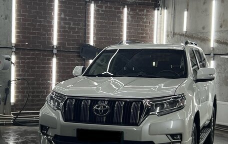 Toyota Land Cruiser Prado 150 рестайлинг 2, 2019 год, 5 550 000 рублей, 2 фотография