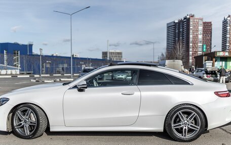 Mercedes-Benz E-Класс, 2017 год, 3 950 000 рублей, 4 фотография