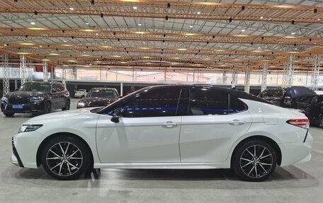 Toyota Camry, 2021 год, 2 360 000 рублей, 6 фотография