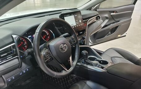 Toyota Camry, 2021 год, 2 360 000 рублей, 10 фотография