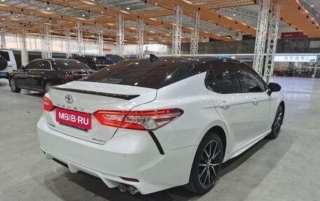Toyota Camry, 2021 год, 2 360 000 рублей, 8 фотография