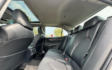 Toyota Camry, 2020 год, 2 360 000 рублей, 17 фотография