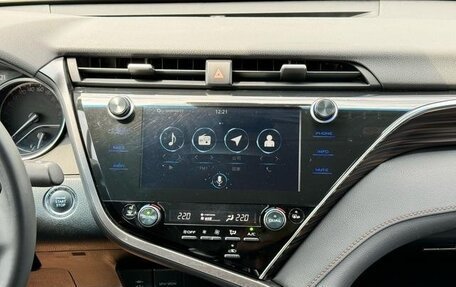 Toyota Camry, 2020 год, 2 360 000 рублей, 15 фотография