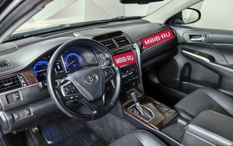 Toyota Camry, 2017 год, 2 445 000 рублей, 14 фотография