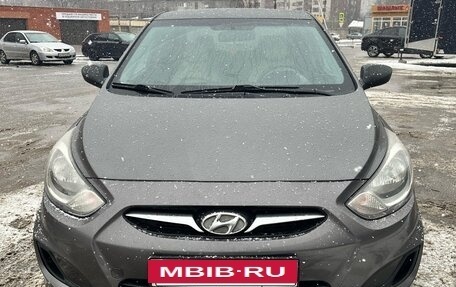 Hyundai Solaris II рестайлинг, 2014 год, 740 000 рублей, 2 фотография