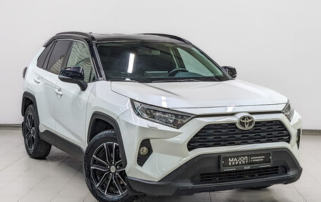 Toyota RAV4, 2021 год, 3 550 000 рублей, 3 фотография