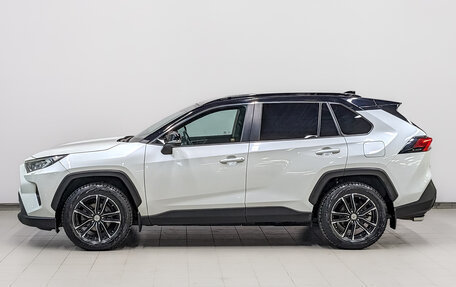 Toyota RAV4, 2021 год, 3 550 000 рублей, 8 фотография