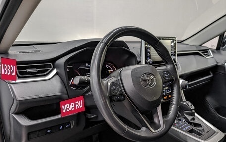 Toyota RAV4, 2021 год, 3 550 000 рублей, 15 фотография