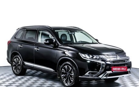 Mitsubishi Outlander III рестайлинг 3, 2022 год, 3 499 000 рублей, 3 фотография