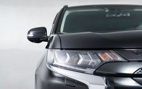 Mitsubishi Outlander III рестайлинг 3, 2022 год, 3 499 000 рублей, 23 фотография