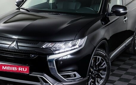 Mitsubishi Outlander III рестайлинг 3, 2022 год, 3 499 000 рублей, 24 фотография