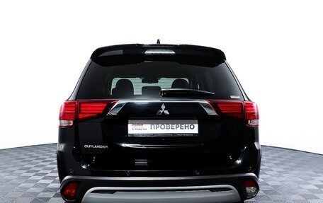 Mitsubishi Outlander III рестайлинг 3, 2022 год, 3 499 000 рублей, 6 фотография