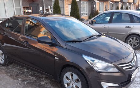 Hyundai Solaris II рестайлинг, 2015 год, 970 000 рублей, 2 фотография