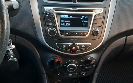 Hyundai Solaris II рестайлинг, 2015 год, 970 000 рублей, 14 фотография