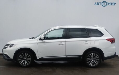 Mitsubishi Outlander III рестайлинг 3, 2019 год, 2 230 000 рублей, 8 фотография