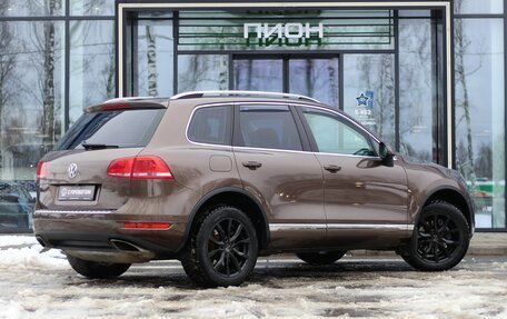 Volkswagen Touareg III, 2012 год, 1 995 000 рублей, 3 фотография