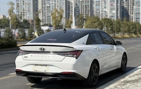 Hyundai Elantra, 2022 год, 1 030 000 рублей, 4 фотография
